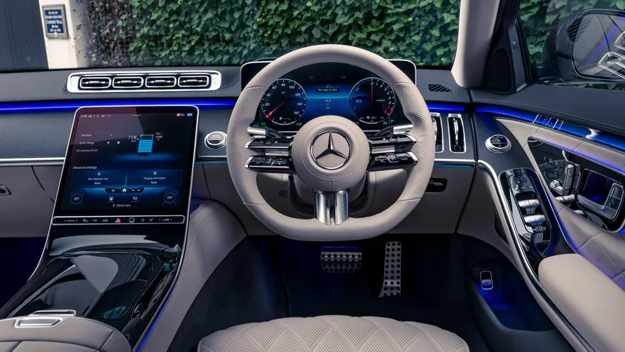 3-Mercedes-S-Class-plug-in