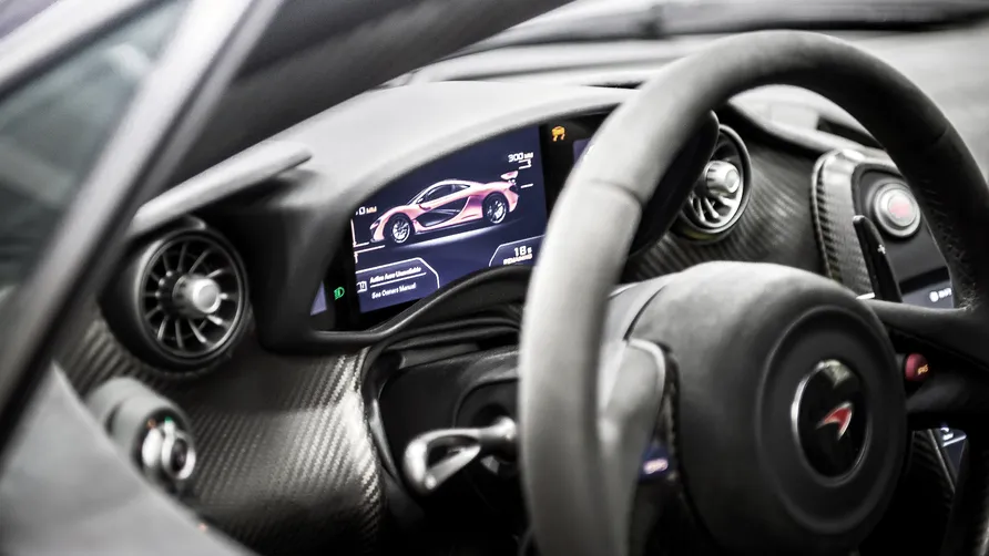 buyers_guide_-_mclaren_p1_2014_-_interior